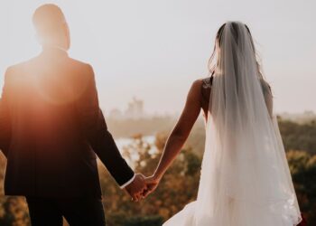 Weekend Money: Why Britons are turning away from traditional weddings | UK News