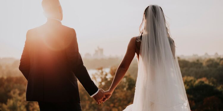 Weekend Money: Why Britons are turning away from traditional weddings | UK News