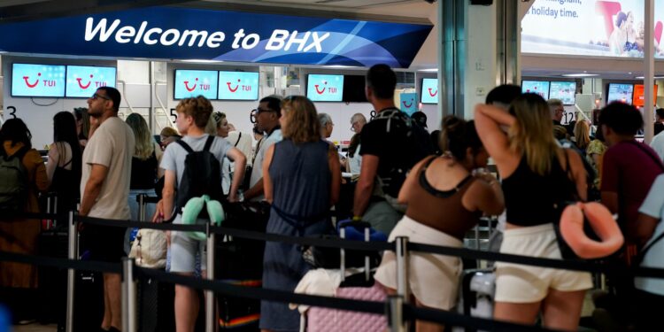 CrowdStrike boss apologises for ‘mistake’ that caused global IT outage | Science & Tech News