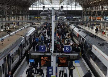 Train passengers receive Islamophobic messages after cyber attack | UK News