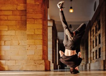 Breakdancers warned repetitive headspins could give them a ‘cone-head’ | Science & Tech News