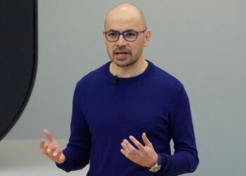 British Google AI boss Sir Demis Hassabis among scientists awarded Nobel Prize for chemistry | UK News