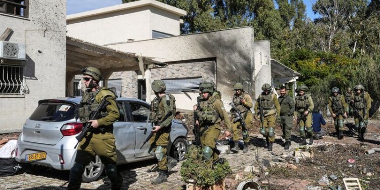 Israel-Hezbollah ceasefire takes effect, civilians head back to south Lebanon By Reuters