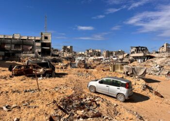 Israel ups bombing in central Gaza, strikes kill 17 people By Reuters